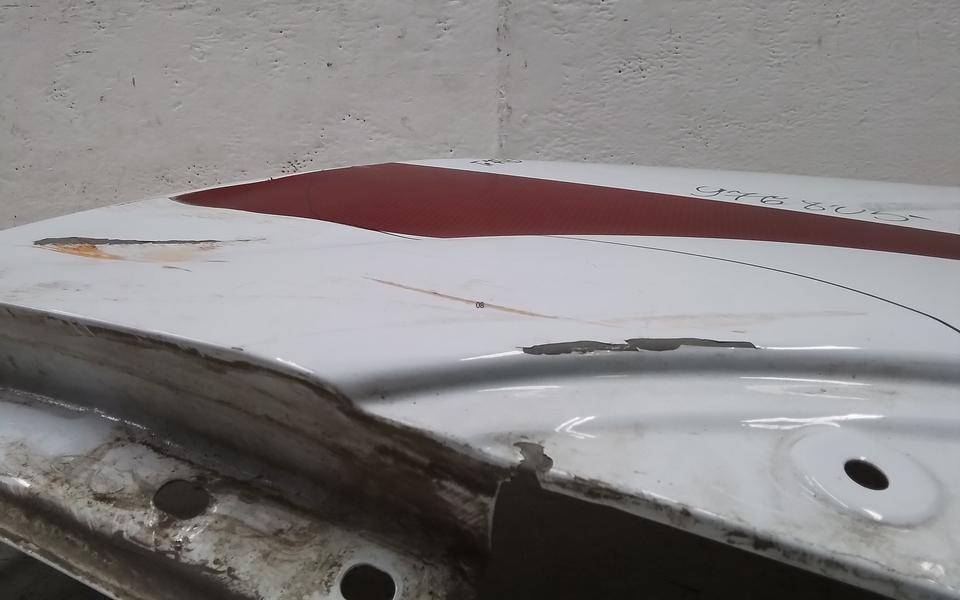 Крыло переднее левое