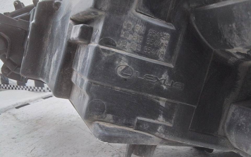 Фара правая