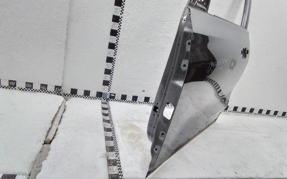 Дверь передняя левая