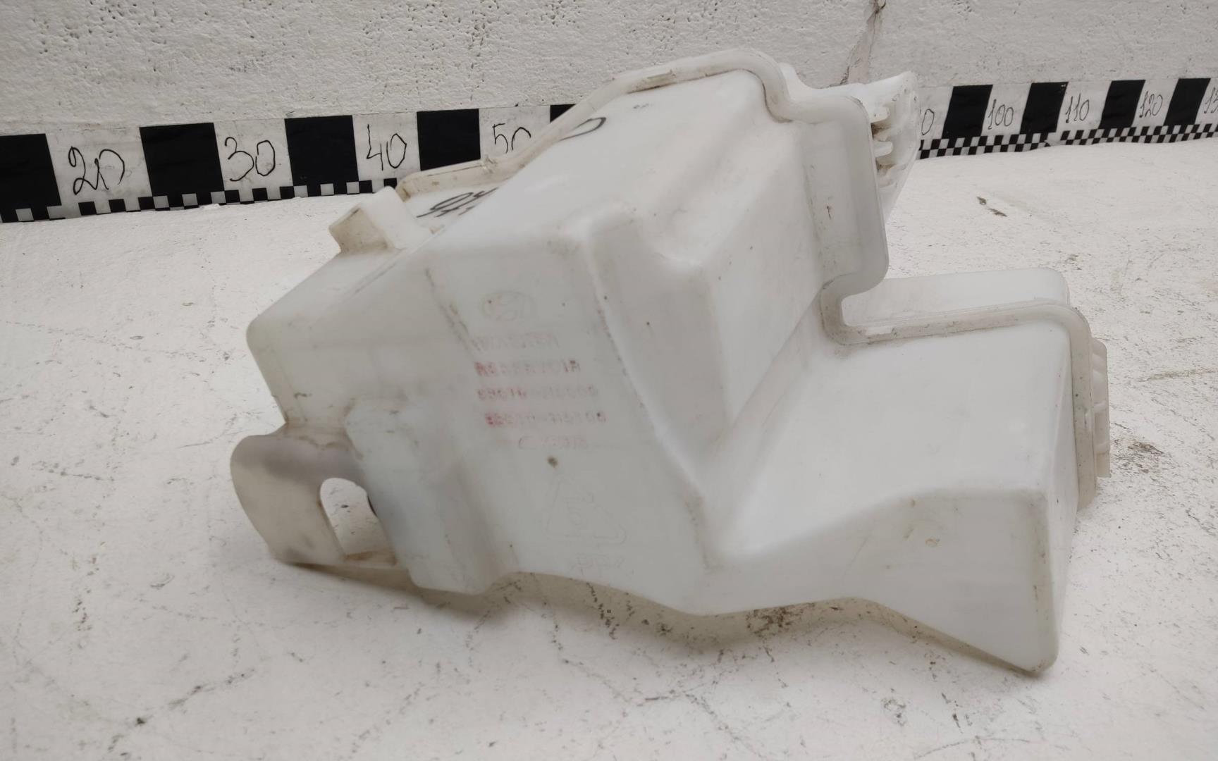 Бачок омывателя лобового стекла