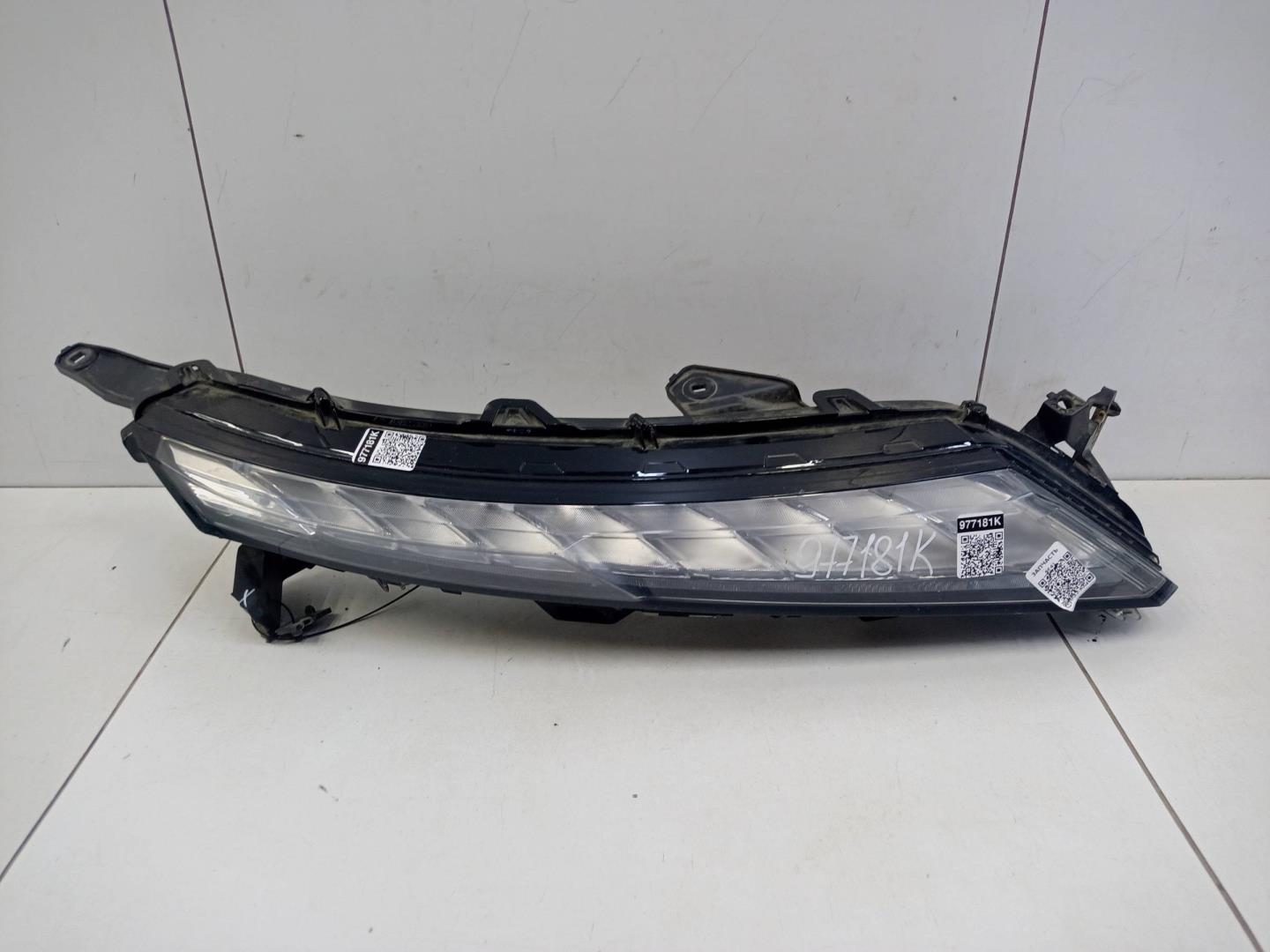 Фара дневного света правая (ходовые огни)