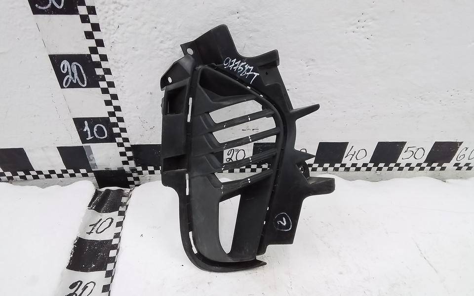 Накладка переднего бампера правая