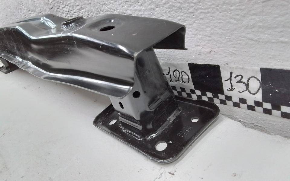 Усилитель заднего бампера