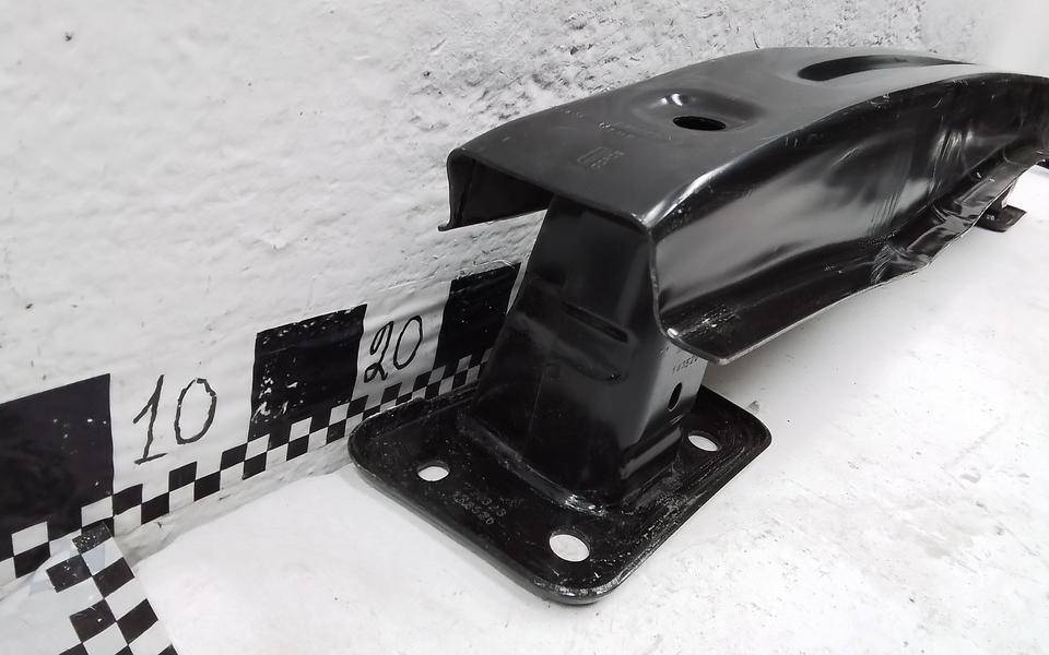 Усилитель заднего бампера