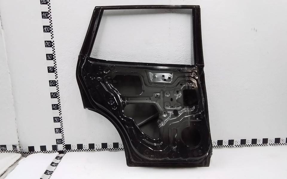 Дверь задняя левая