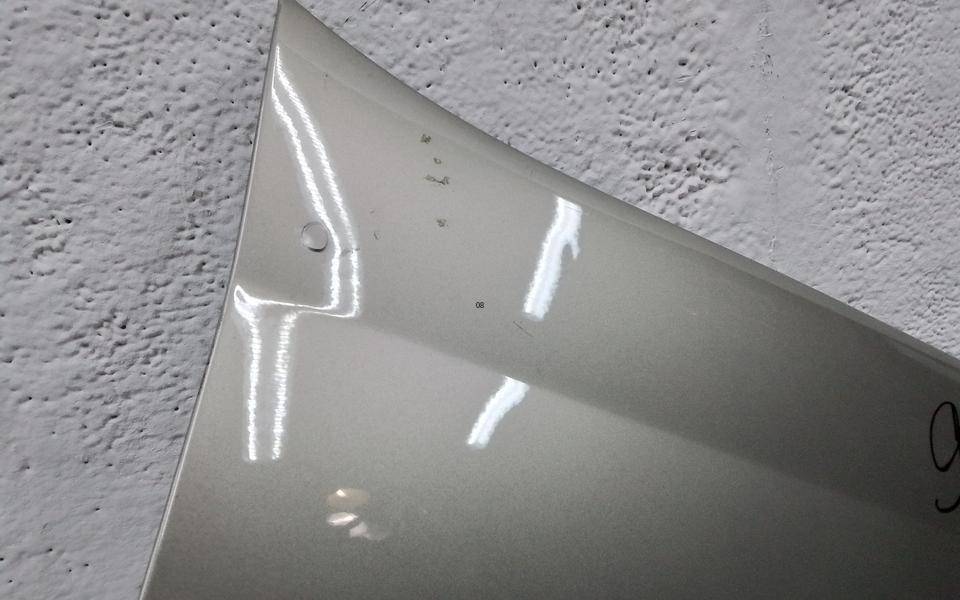 Крыло переднее правое