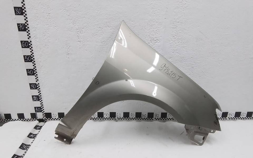 Крыло переднее правое
