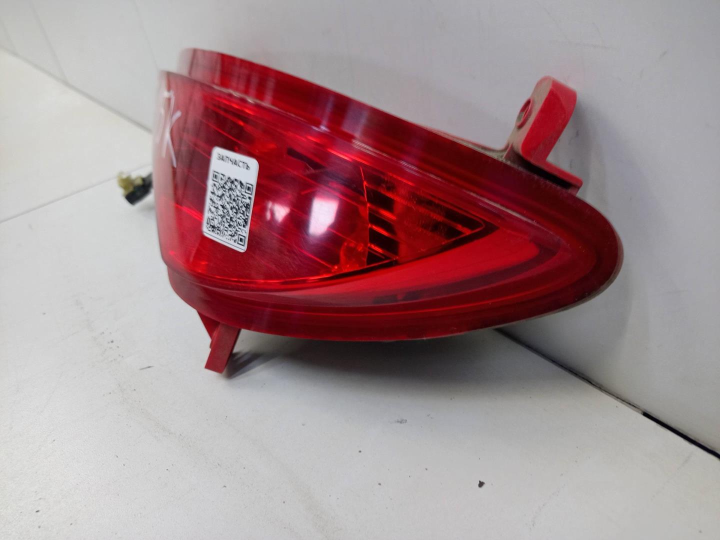 Фонарь задний в бампер правый