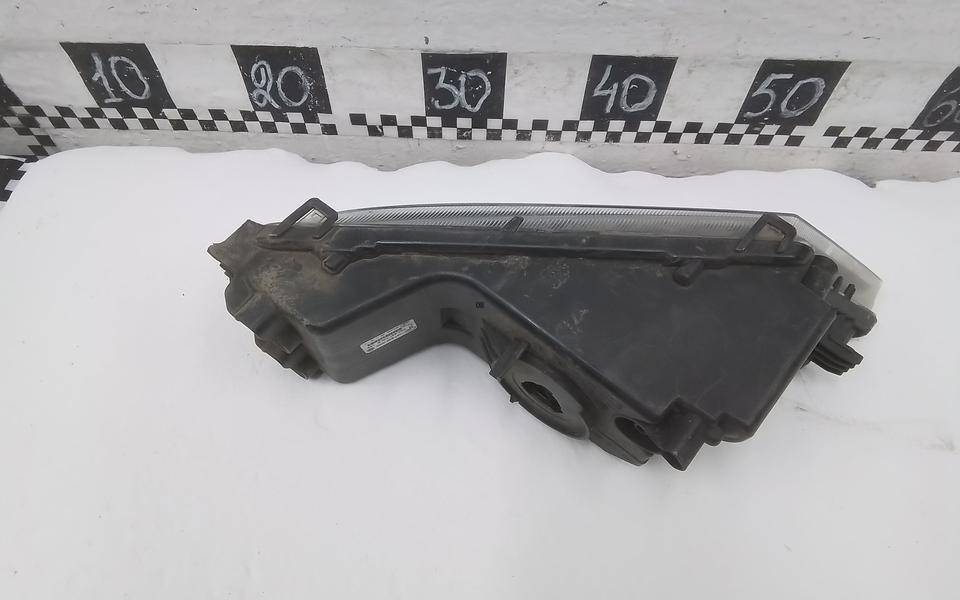 Фара противотуманная правая