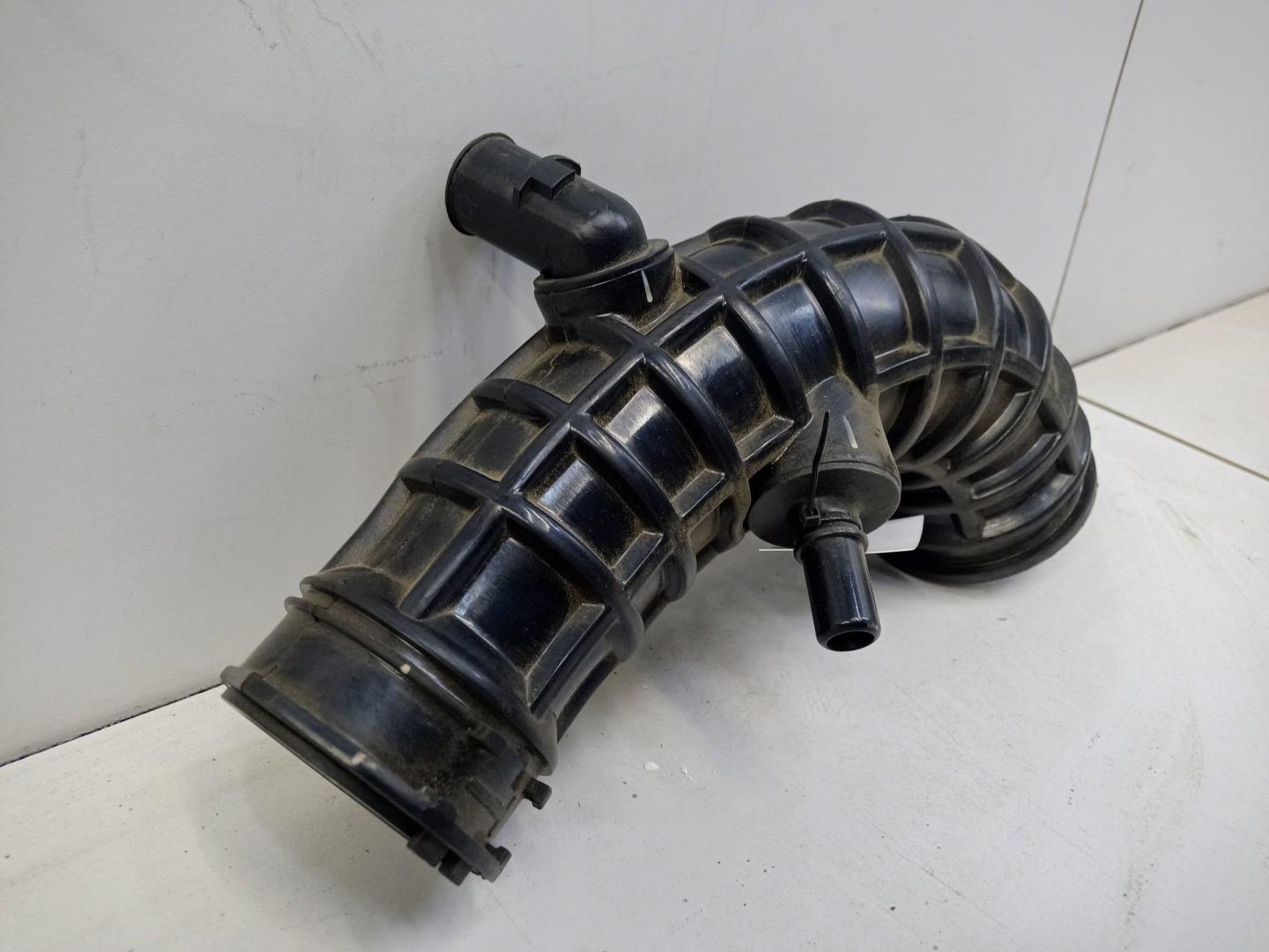 Патрубок воздушного фильтра