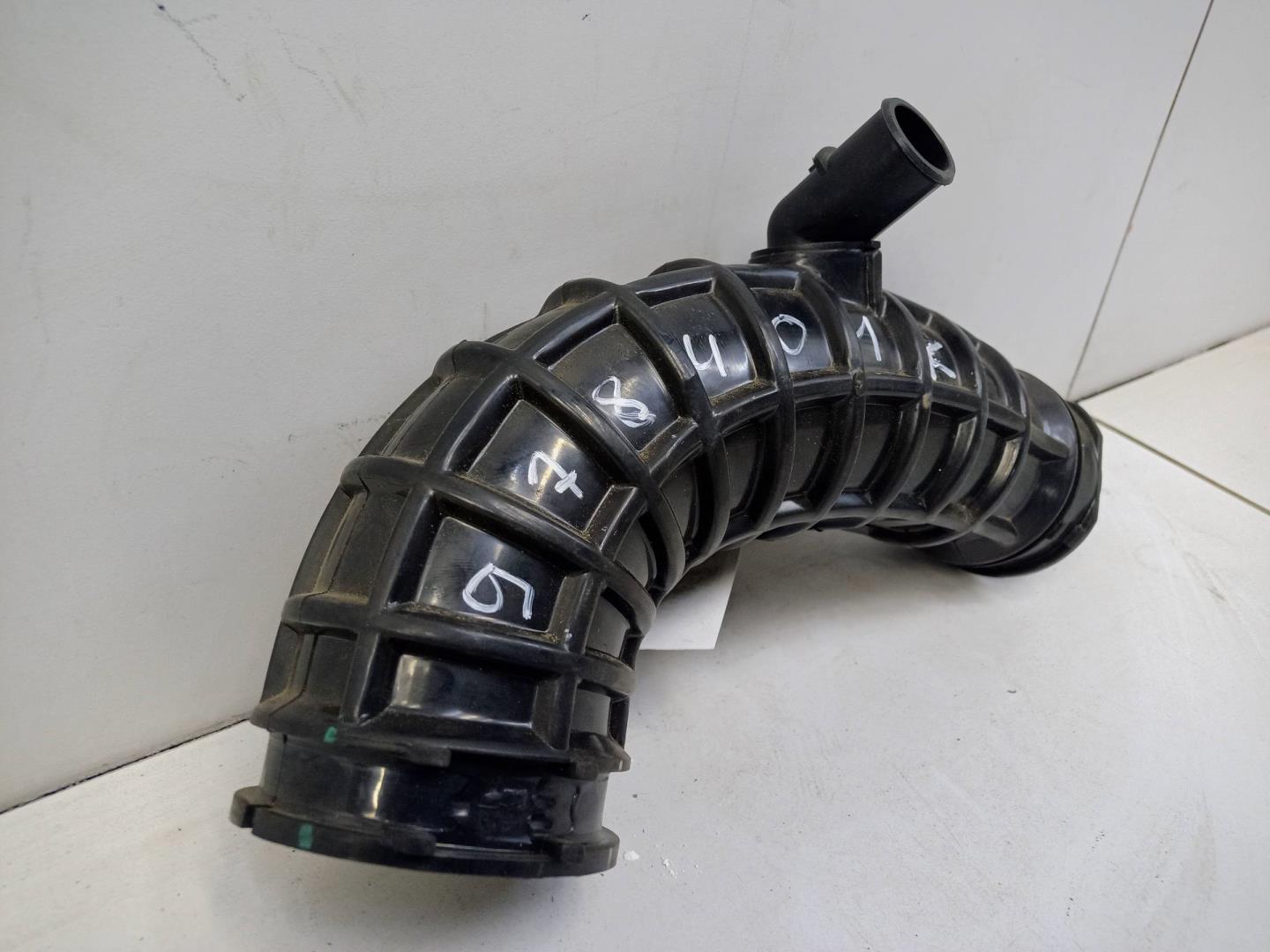 Патрубок воздушного фильтра