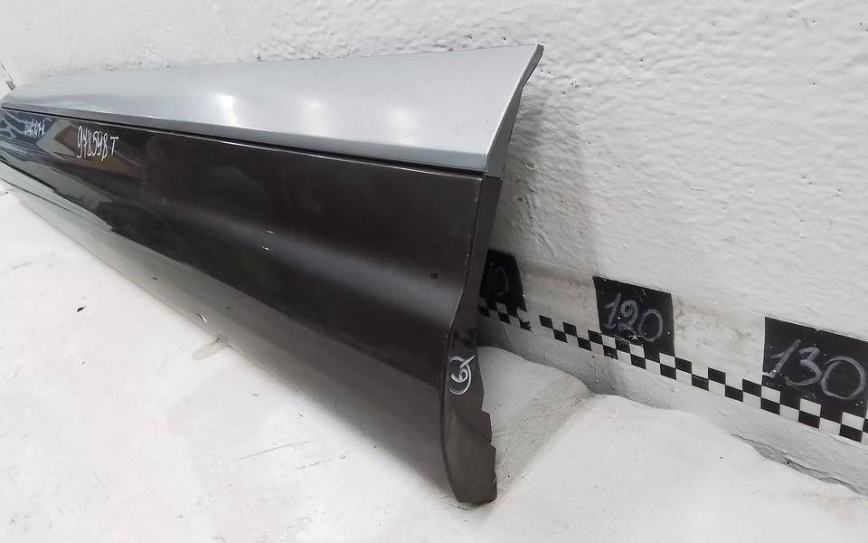 Накладка двери передней левой