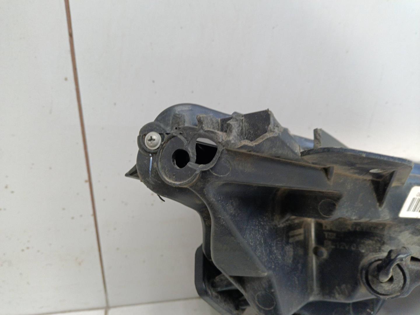 Фара дневного света левая (ходовые огни)