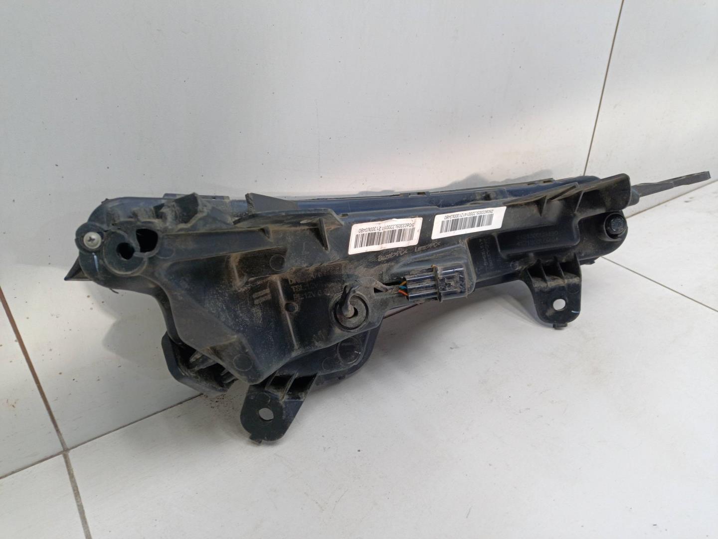 Фара дневного света левая (ходовые огни)