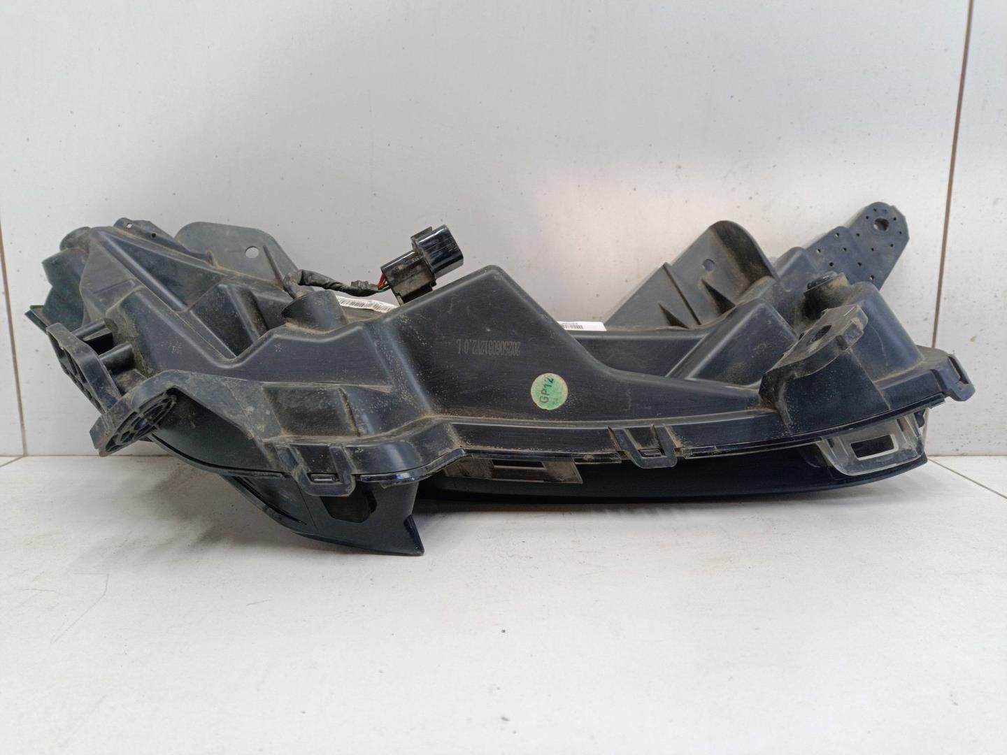 Фара дневного света левая (ходовые огни)