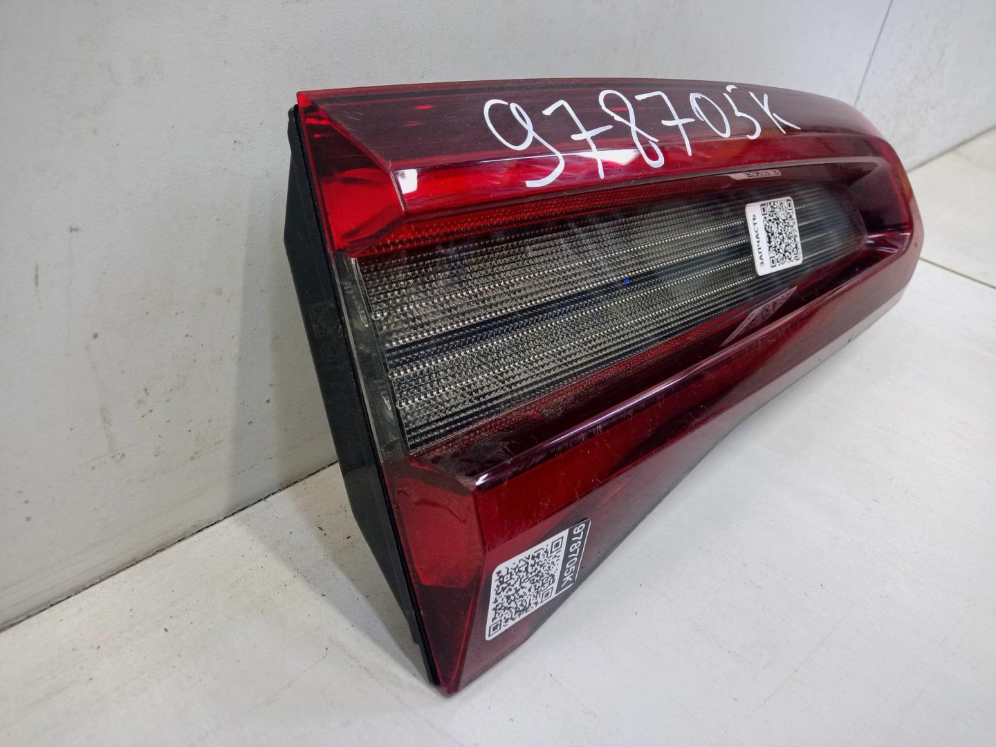 Фонарь задний внутренний левый