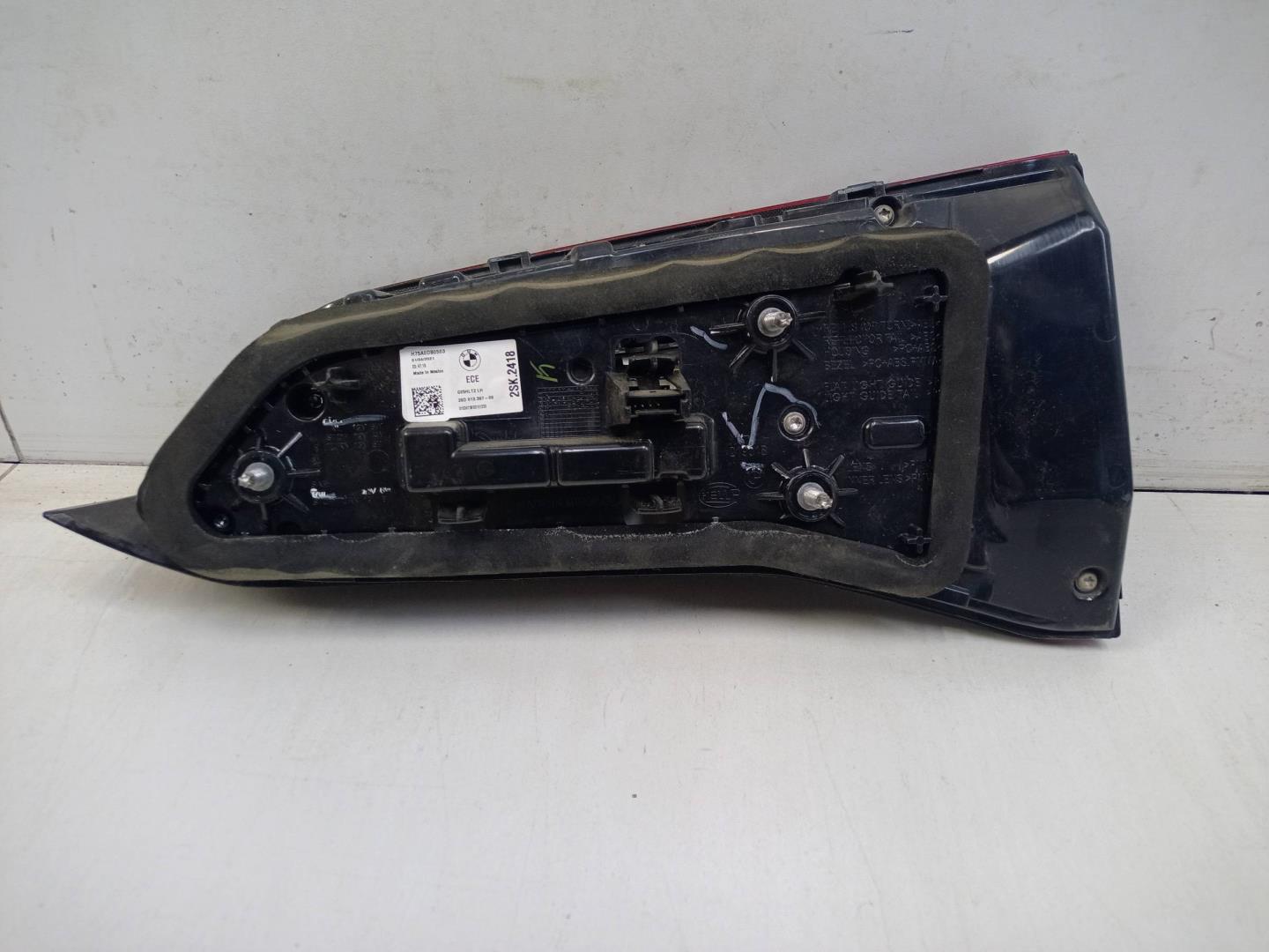 Фонарь задний внутренний левый