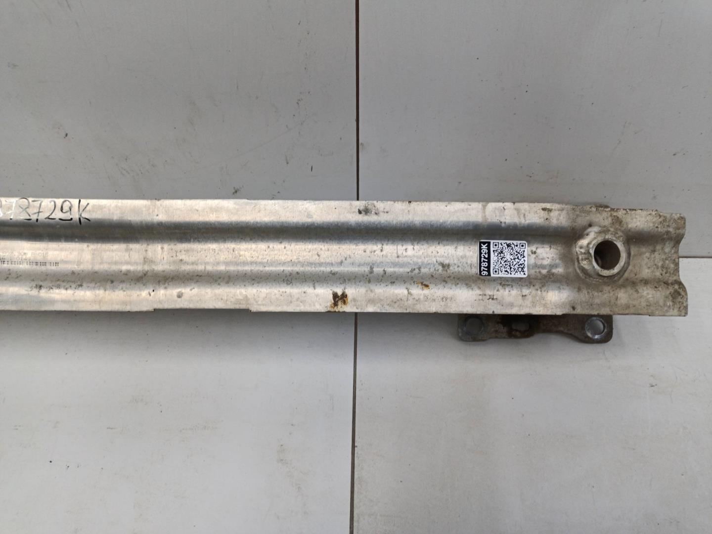 Усилитель заднего бампера