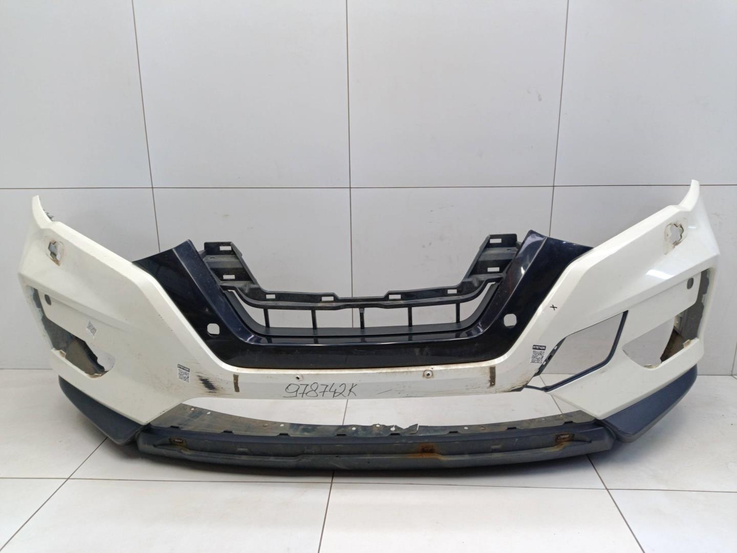 Бампер передний