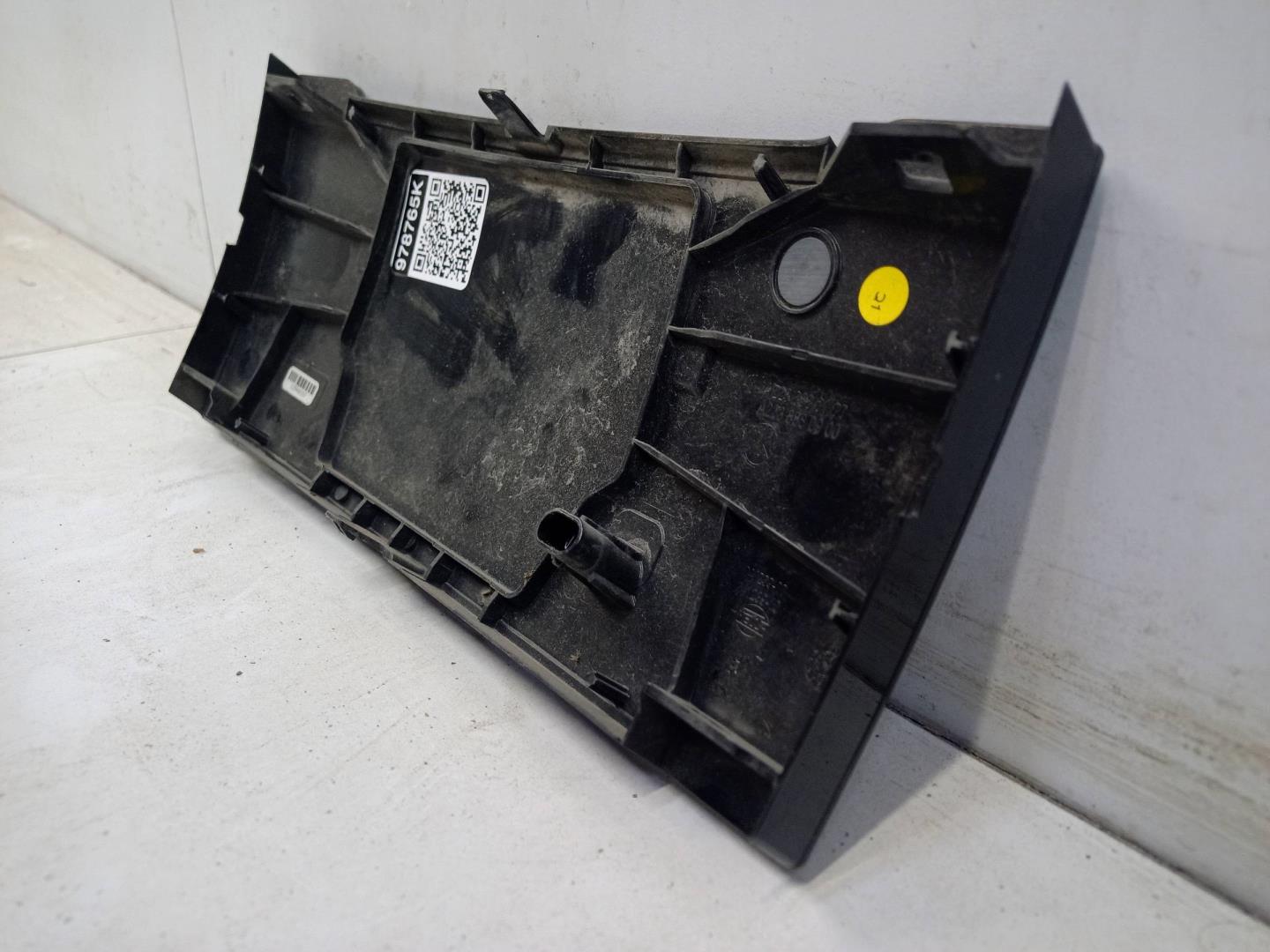 Накладка на решетку радиатора