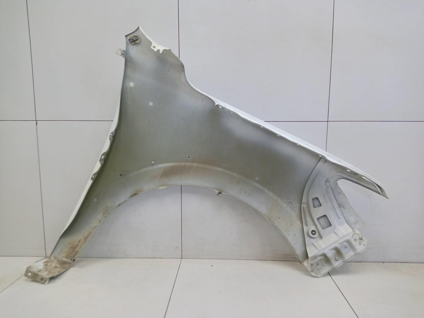 Крыло переднее левое