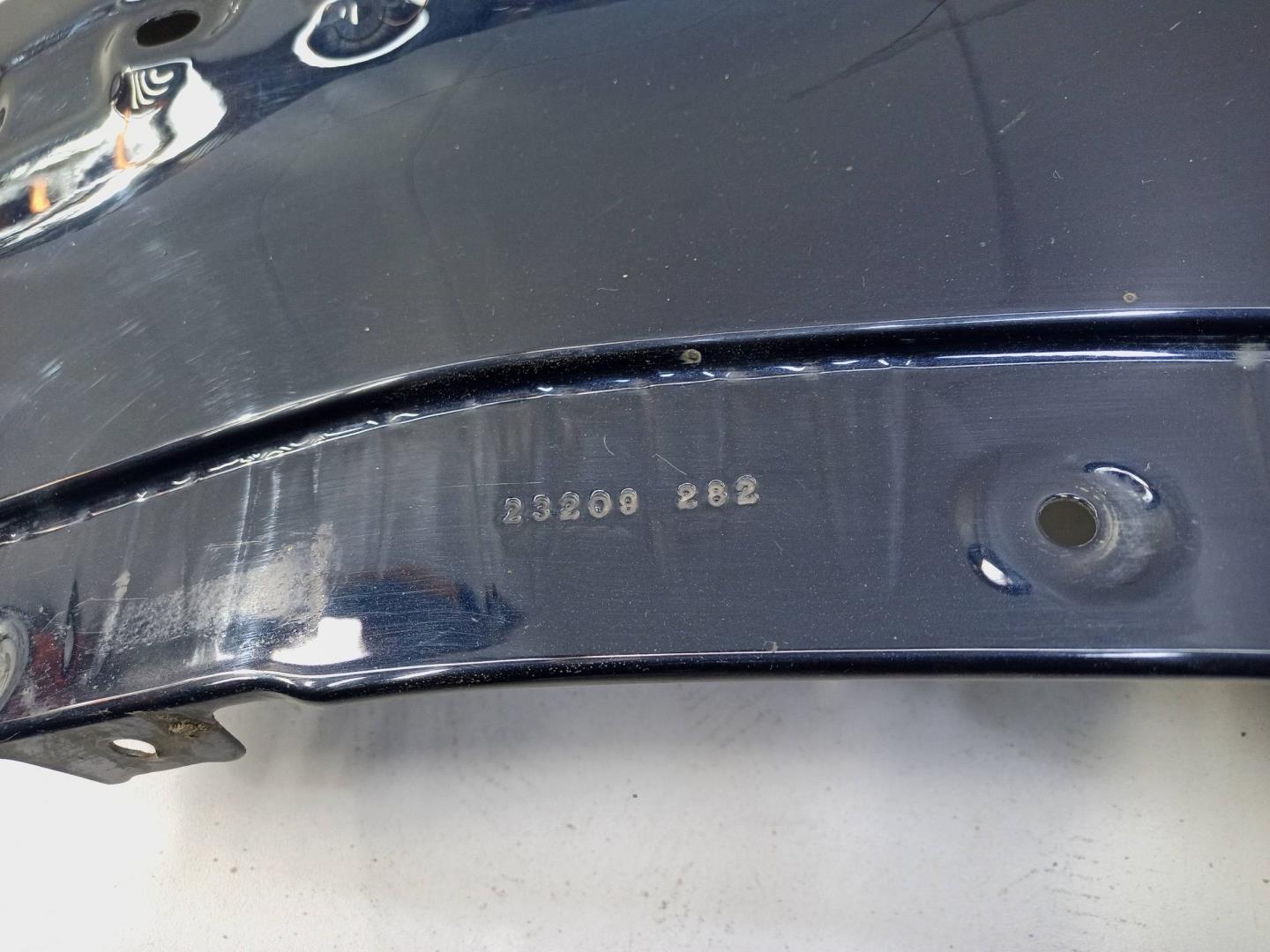 Крыло переднее правое