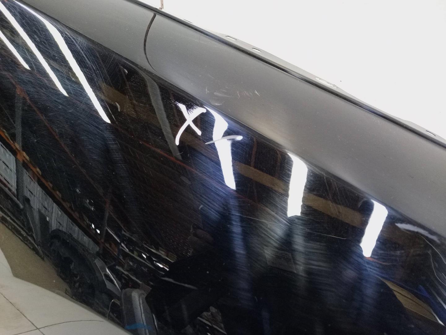 Крыло переднее правое