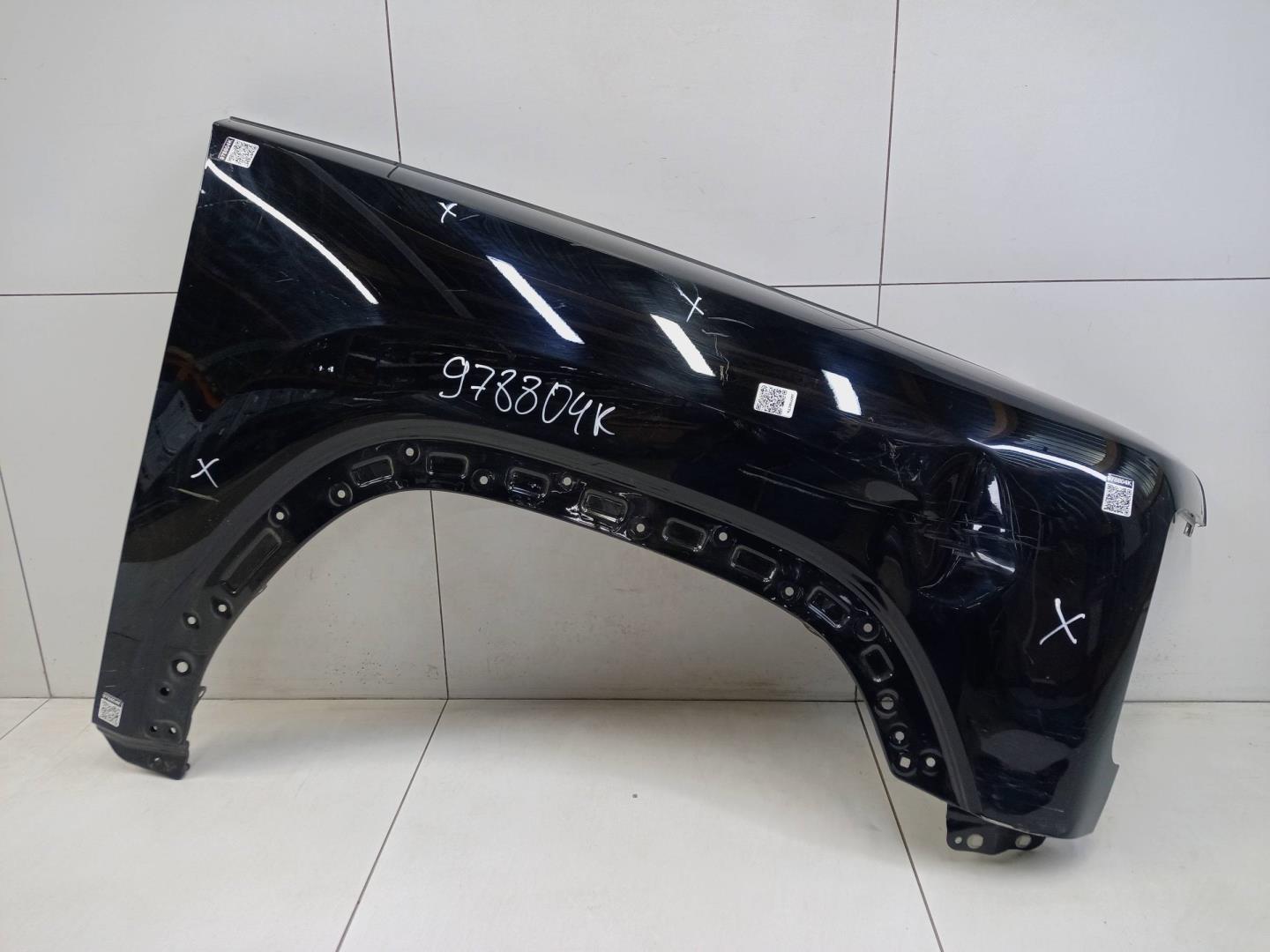 Крыло переднее правое