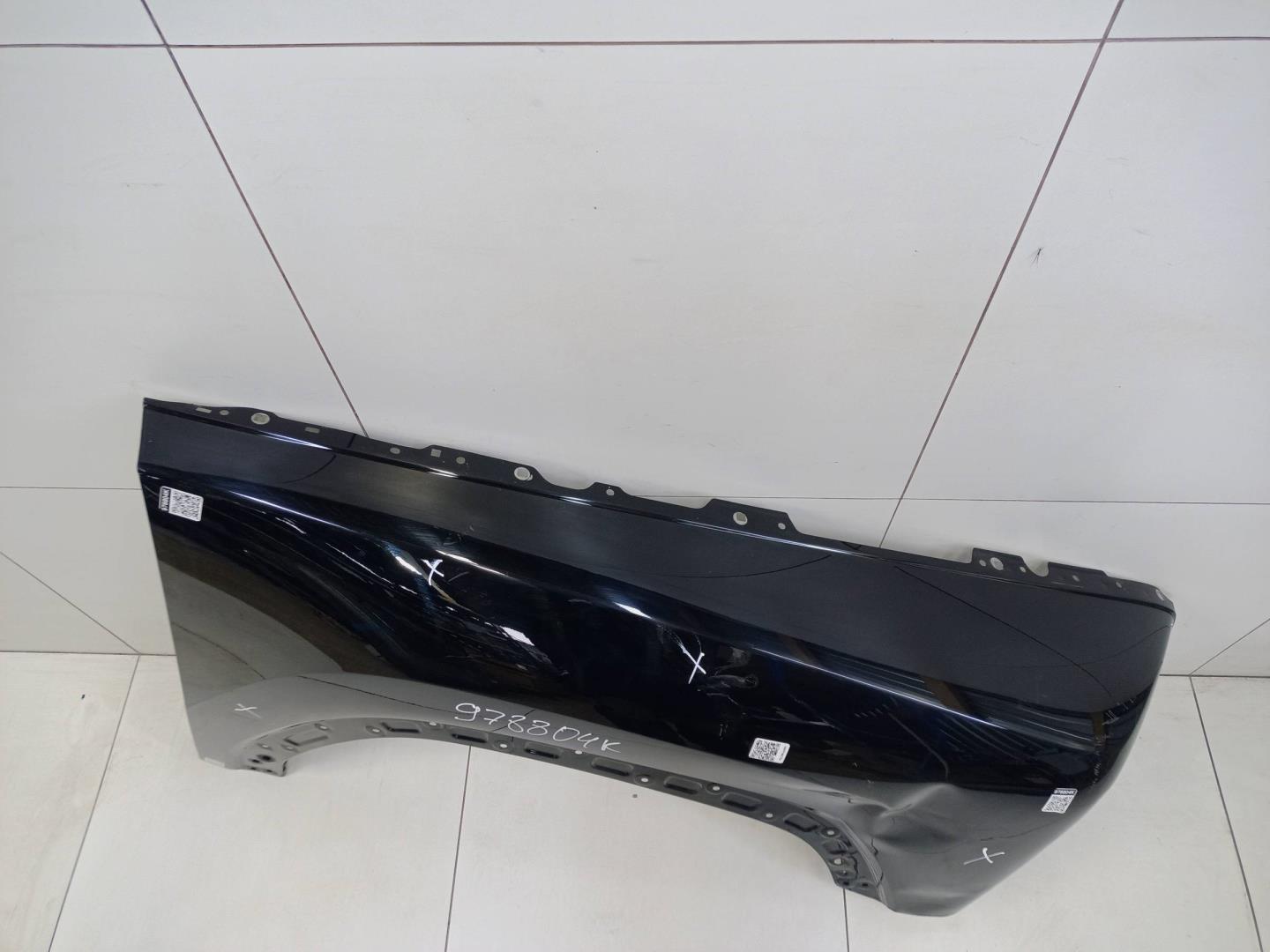 Крыло переднее правое