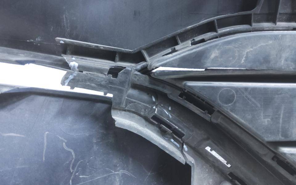 Бампер передний