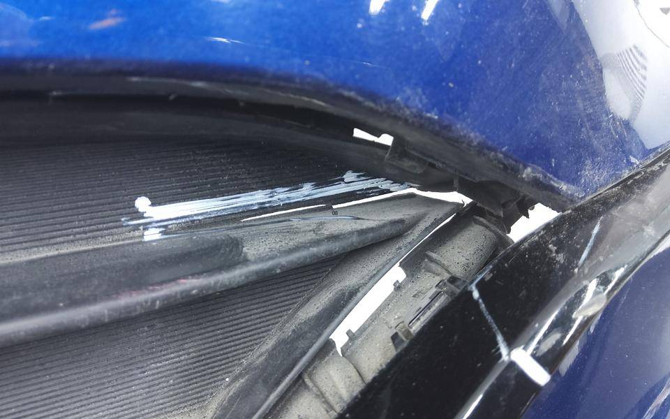 Бампер передний