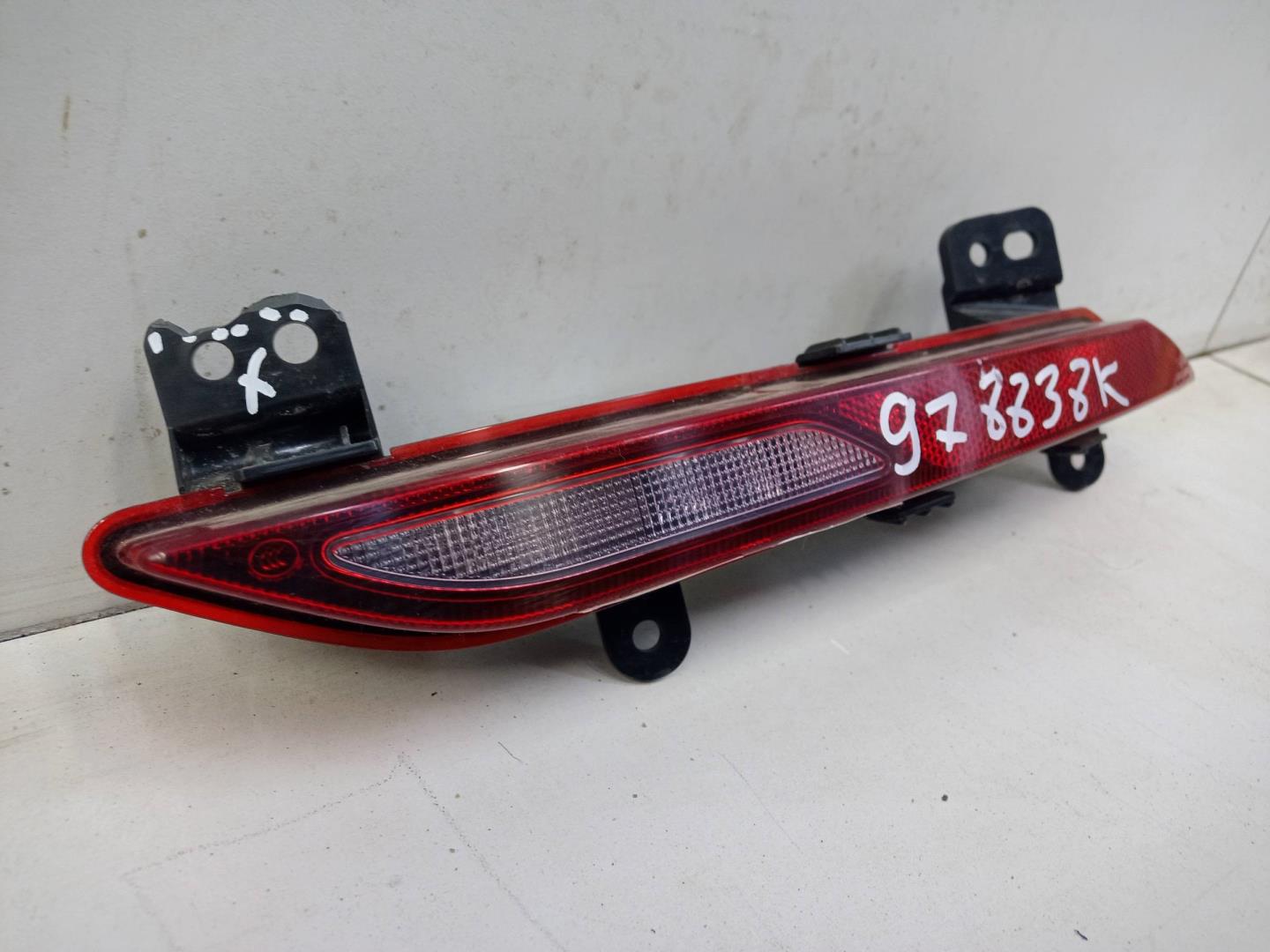 Фонарь задний в бампер правый
