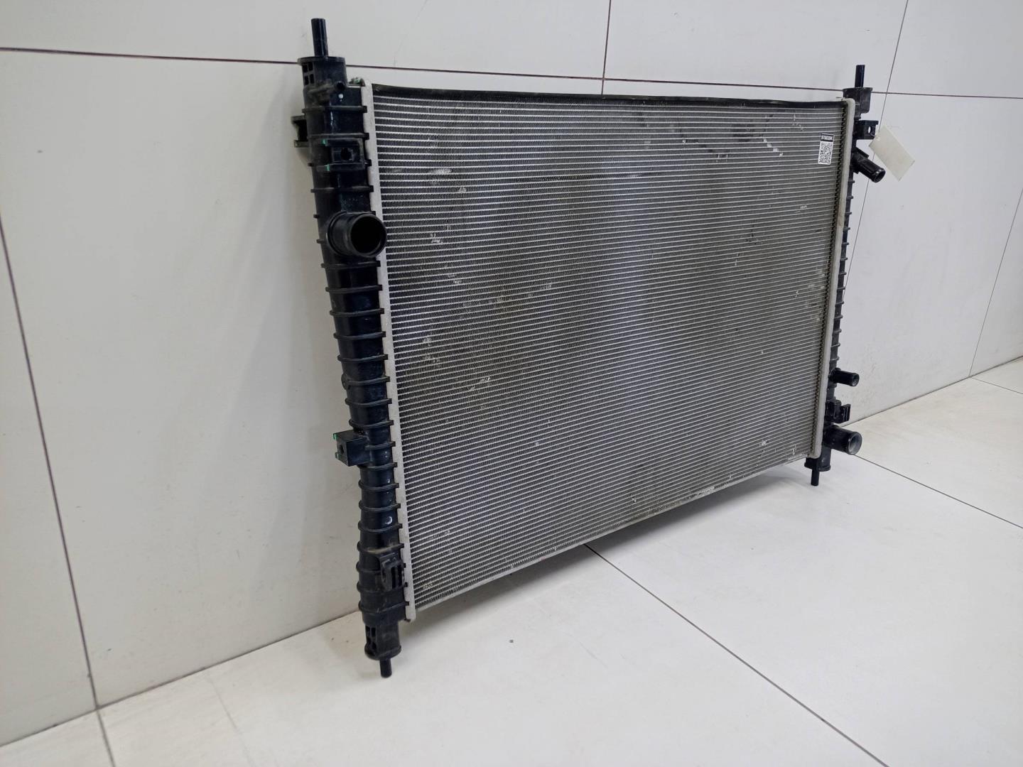 Радиатор охлаждения двигателя основной