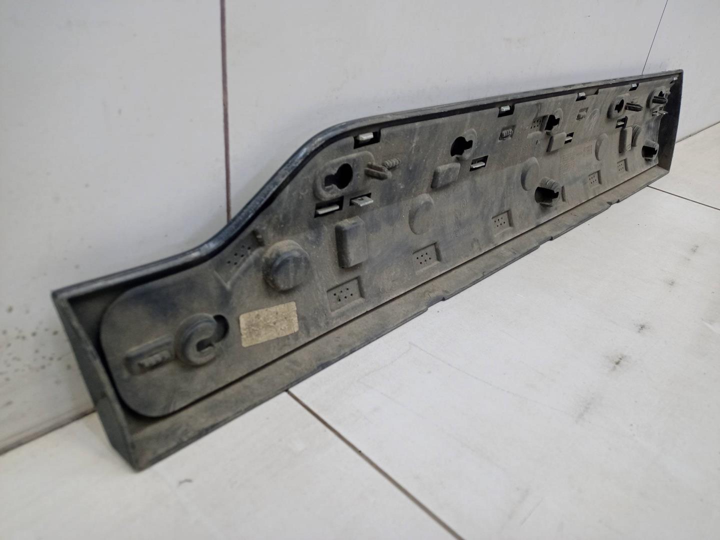 Накладка двери задней левой