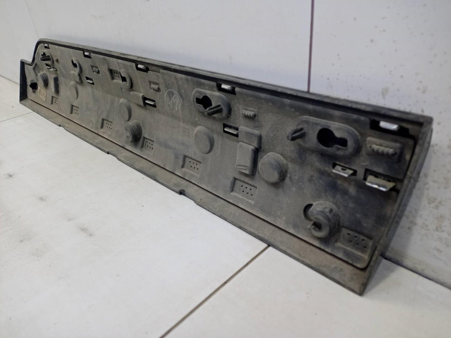 Накладка двери задней левой