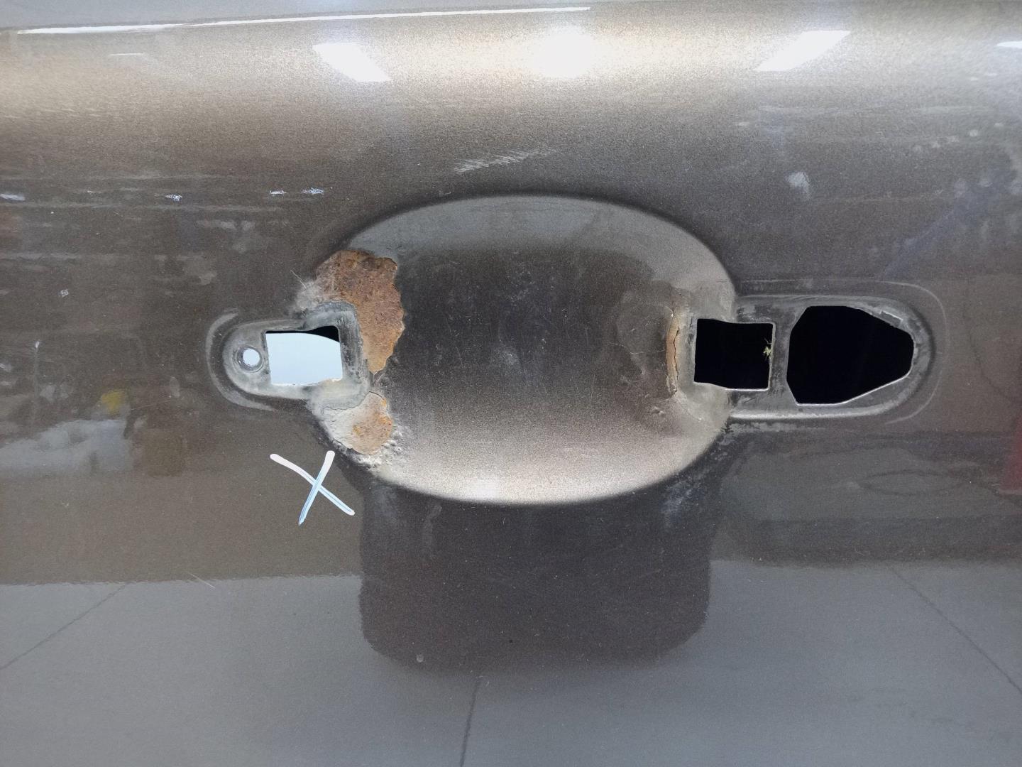 Дверь передняя левая