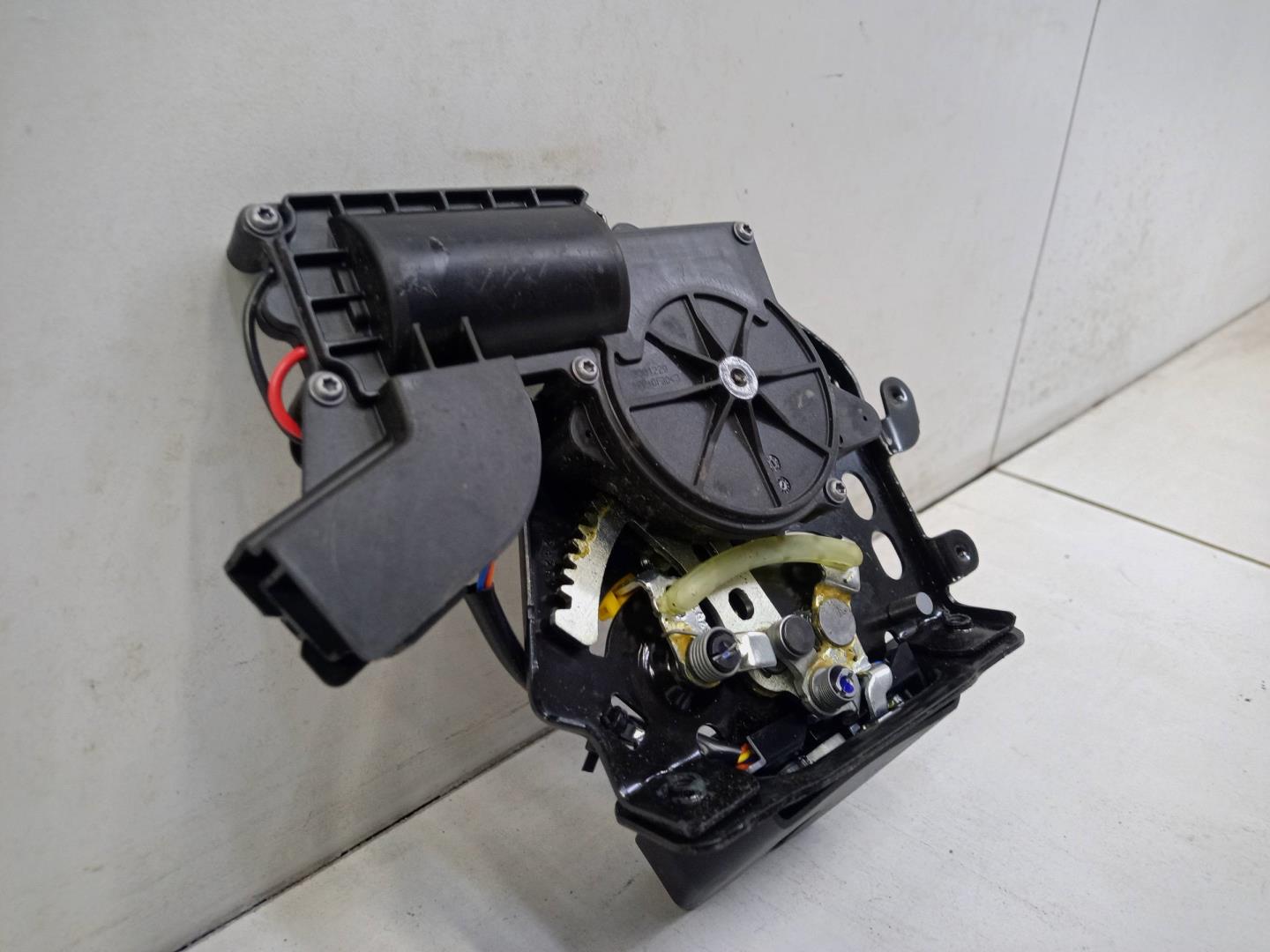 Замок багажника