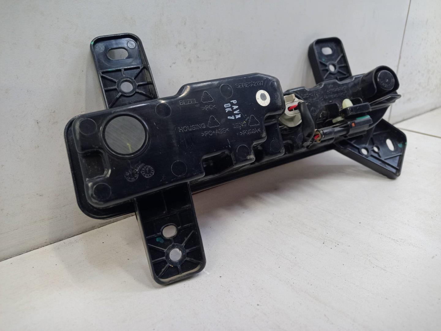 Фонарь задний в бампер правый