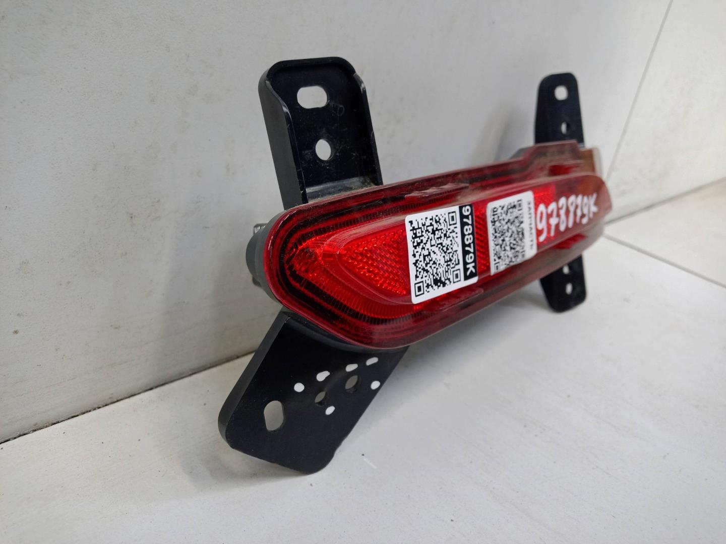 Фонарь задний в бампер правый