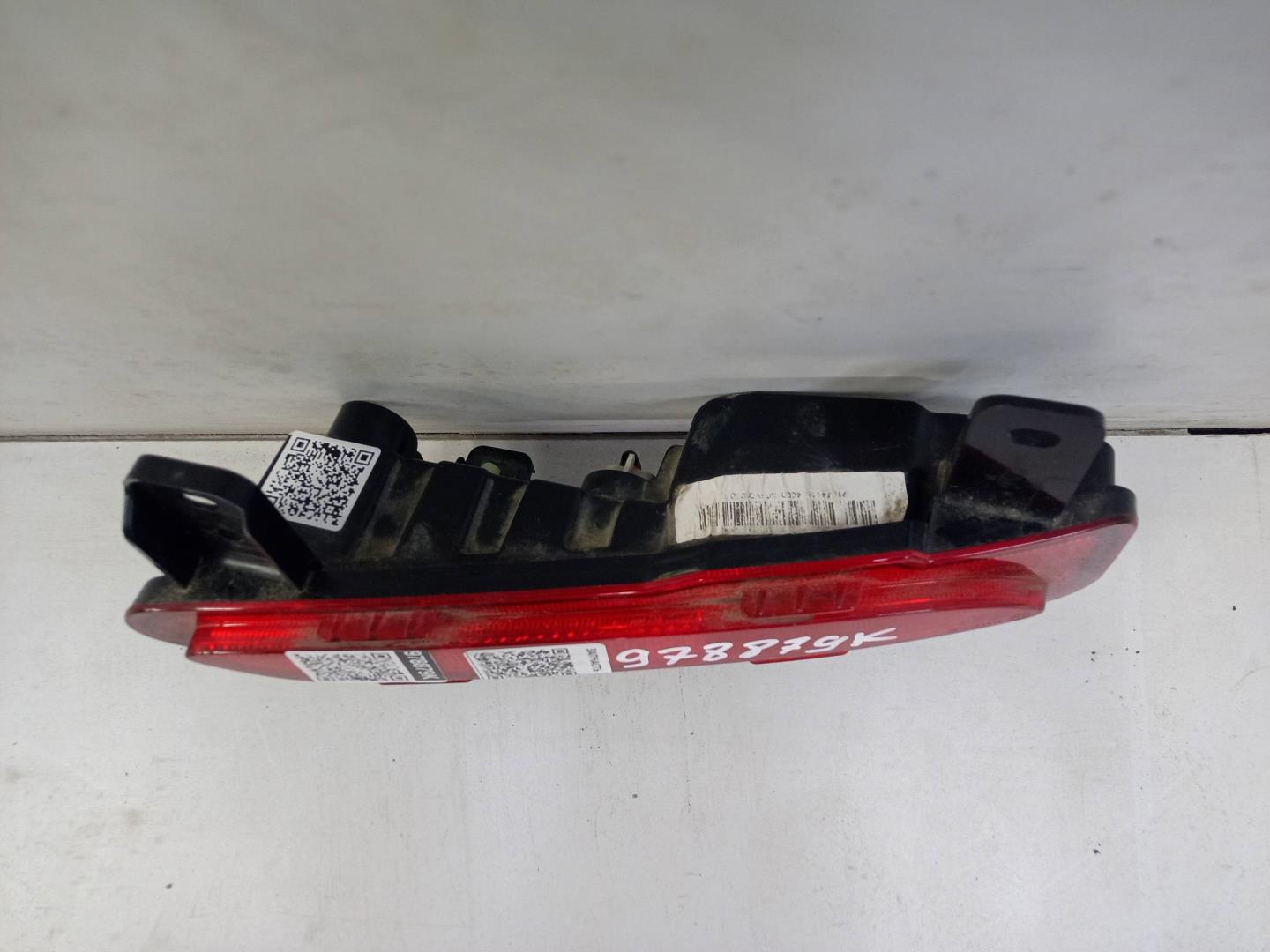 Фонарь задний в бампер правый