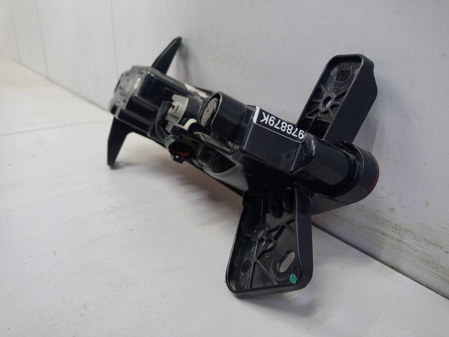 Фонарь задний в бампер правый