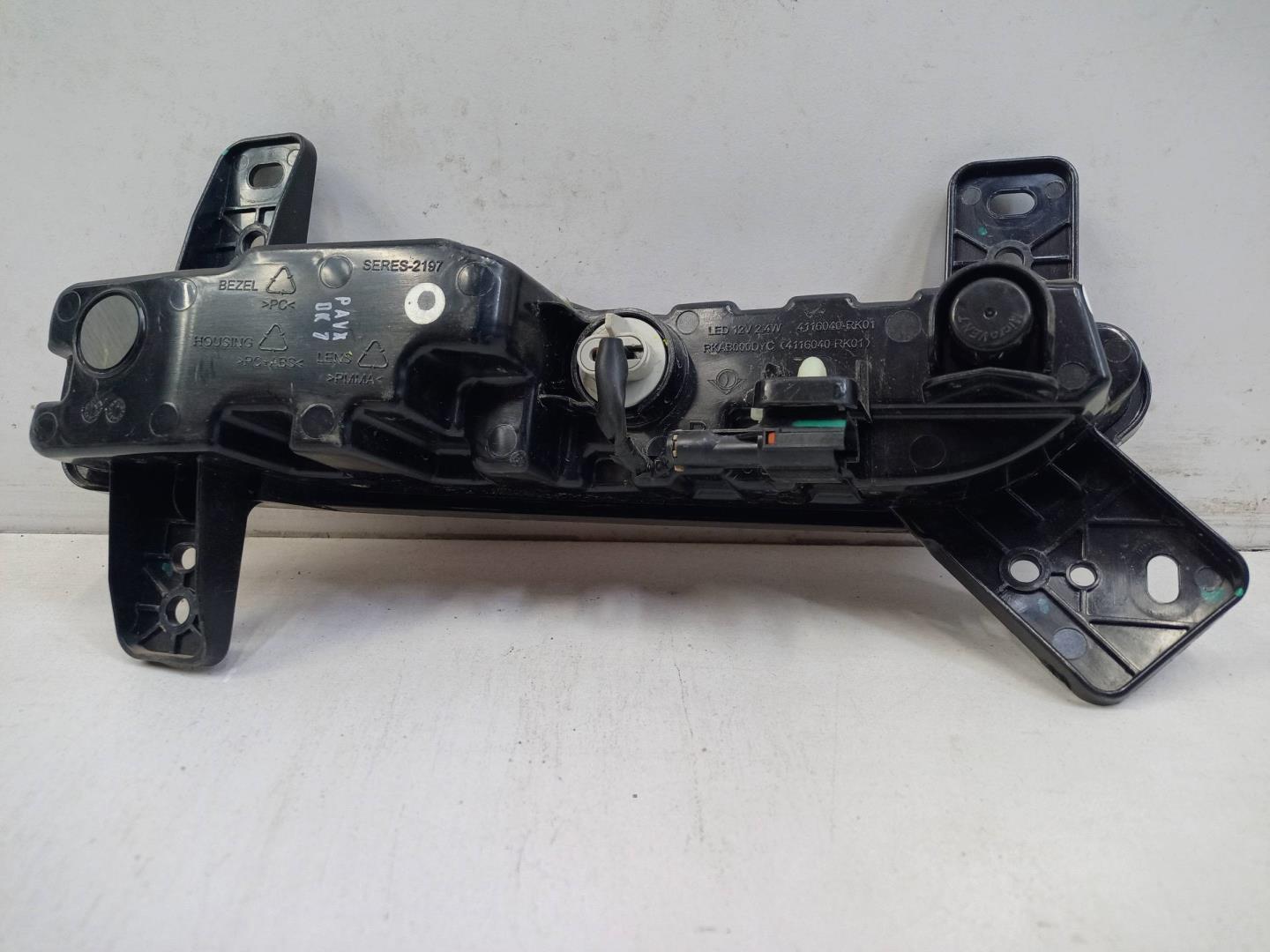 Фонарь задний в бампер правый