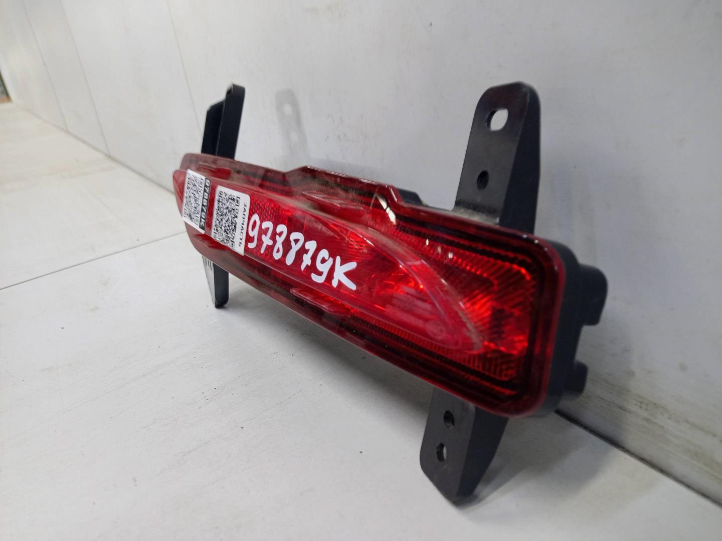 Фонарь задний в бампер правый