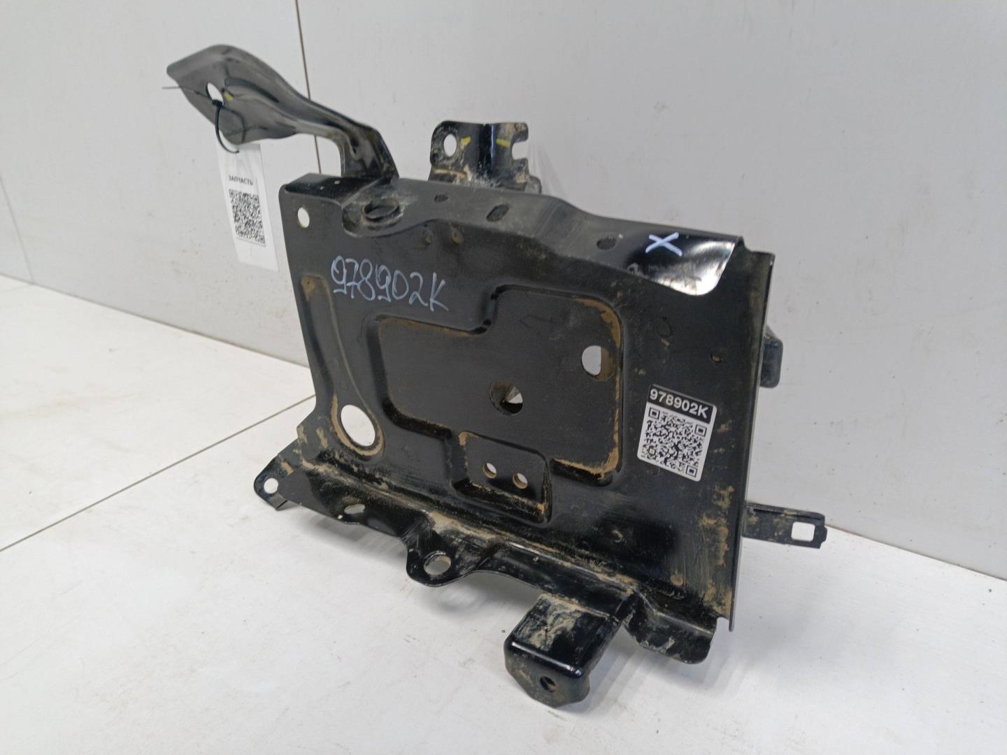 Площадка под аккумулятор (АКБ)