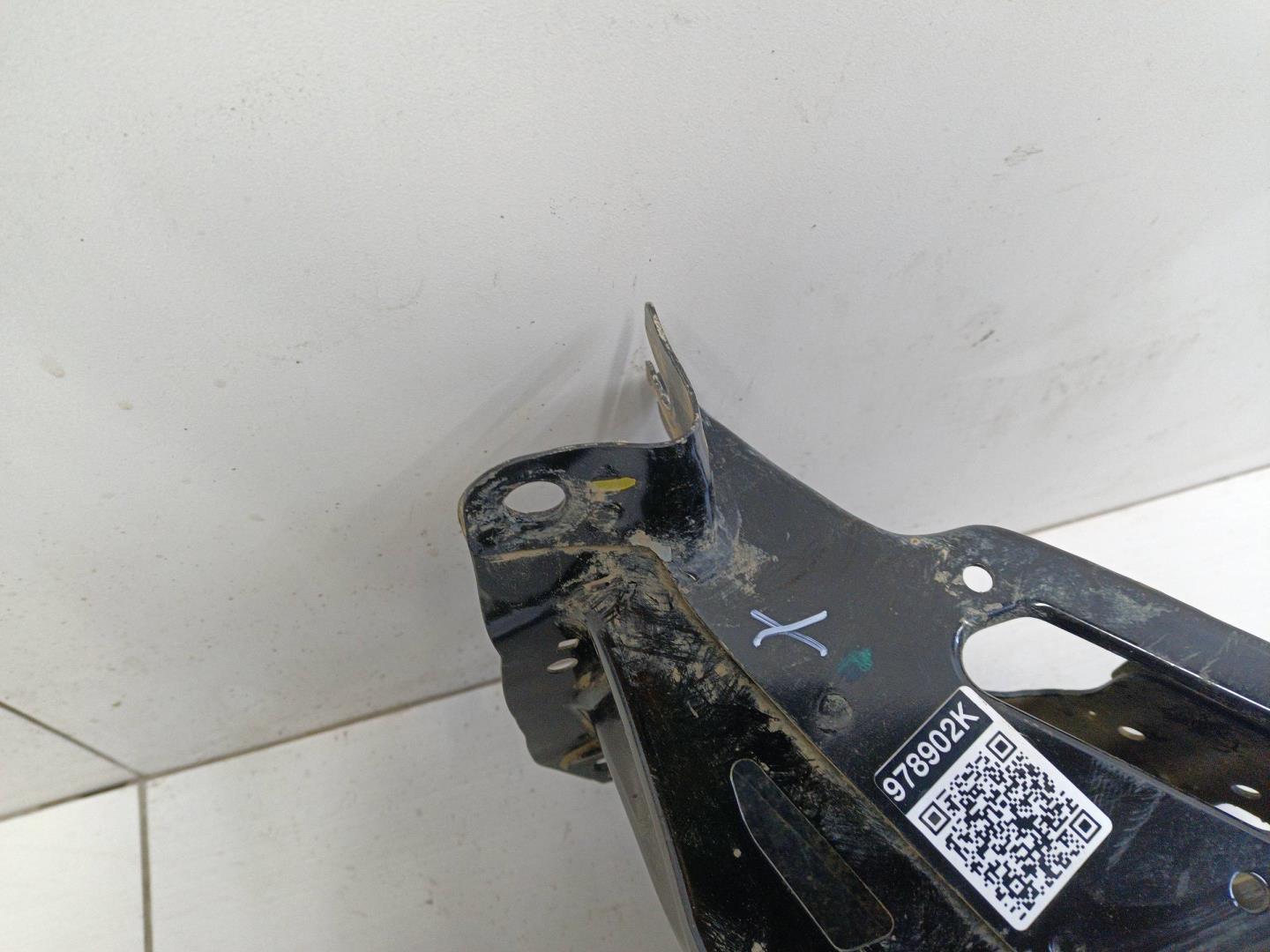 Площадка под аккумулятор (АКБ)