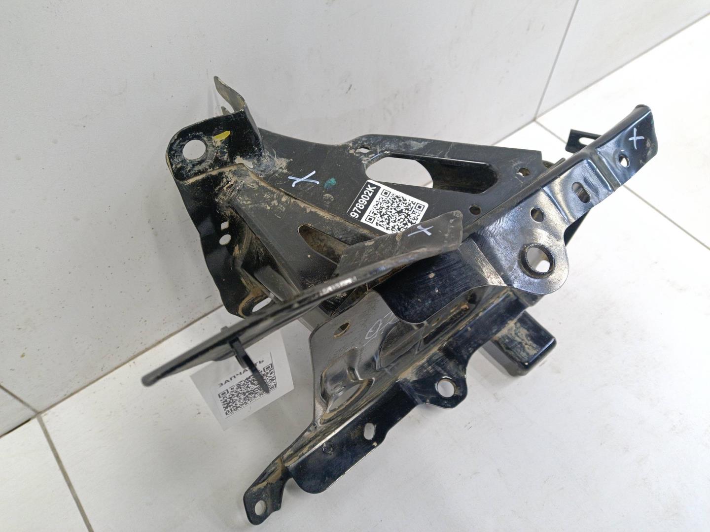 Площадка под аккумулятор (АКБ)