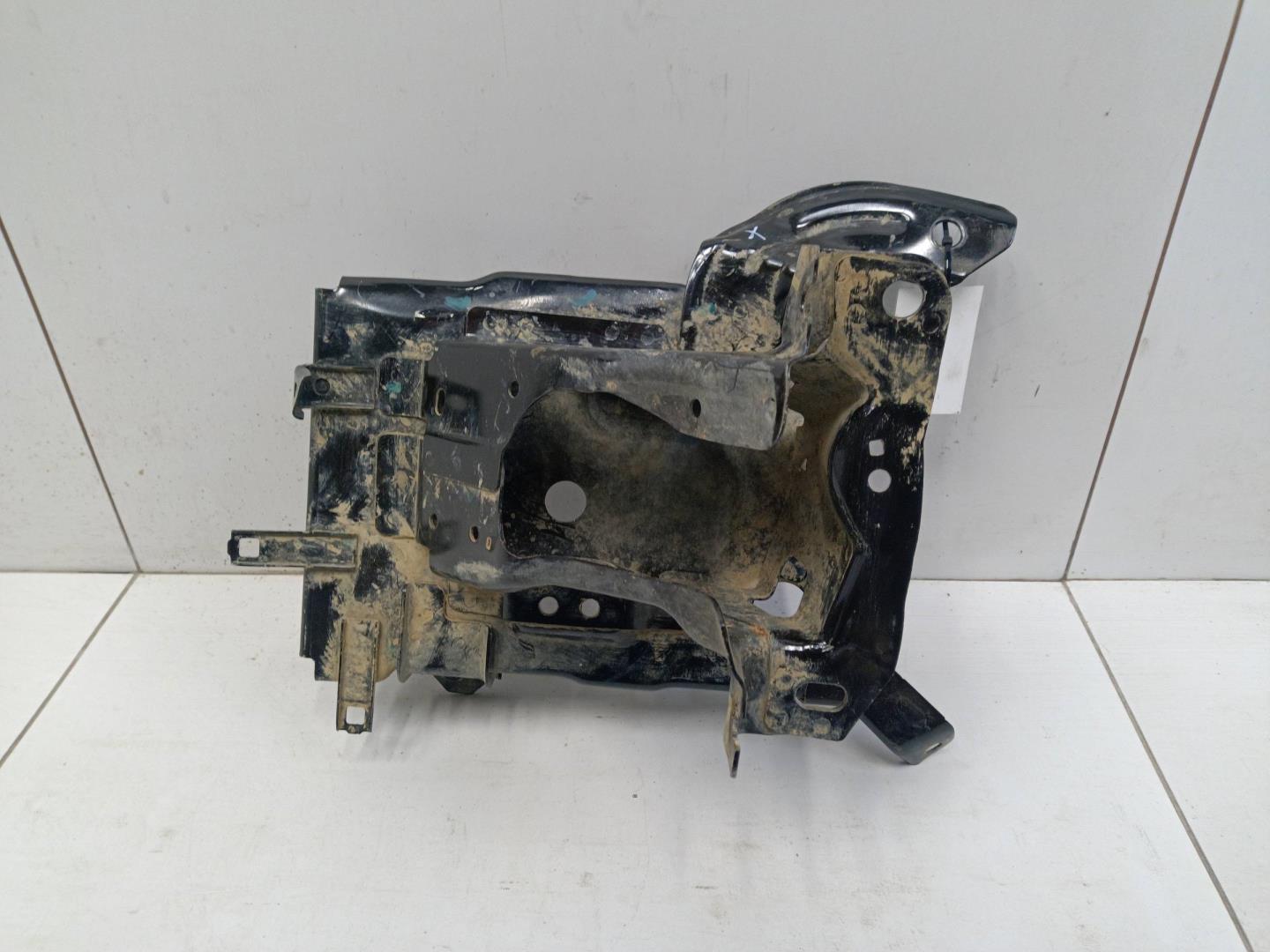 Площадка под аккумулятор (АКБ)