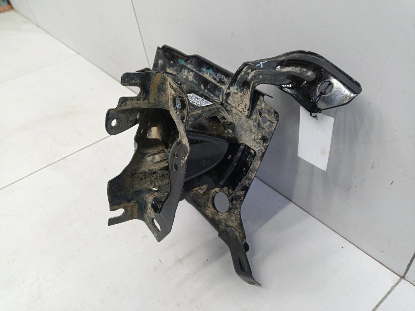 Площадка под аккумулятор (АКБ)