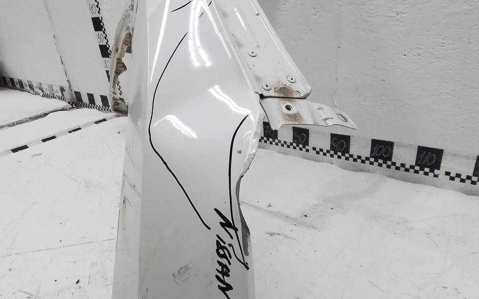 Крыло переднее правое