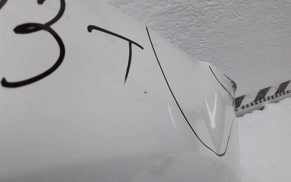 Крыло переднее правое